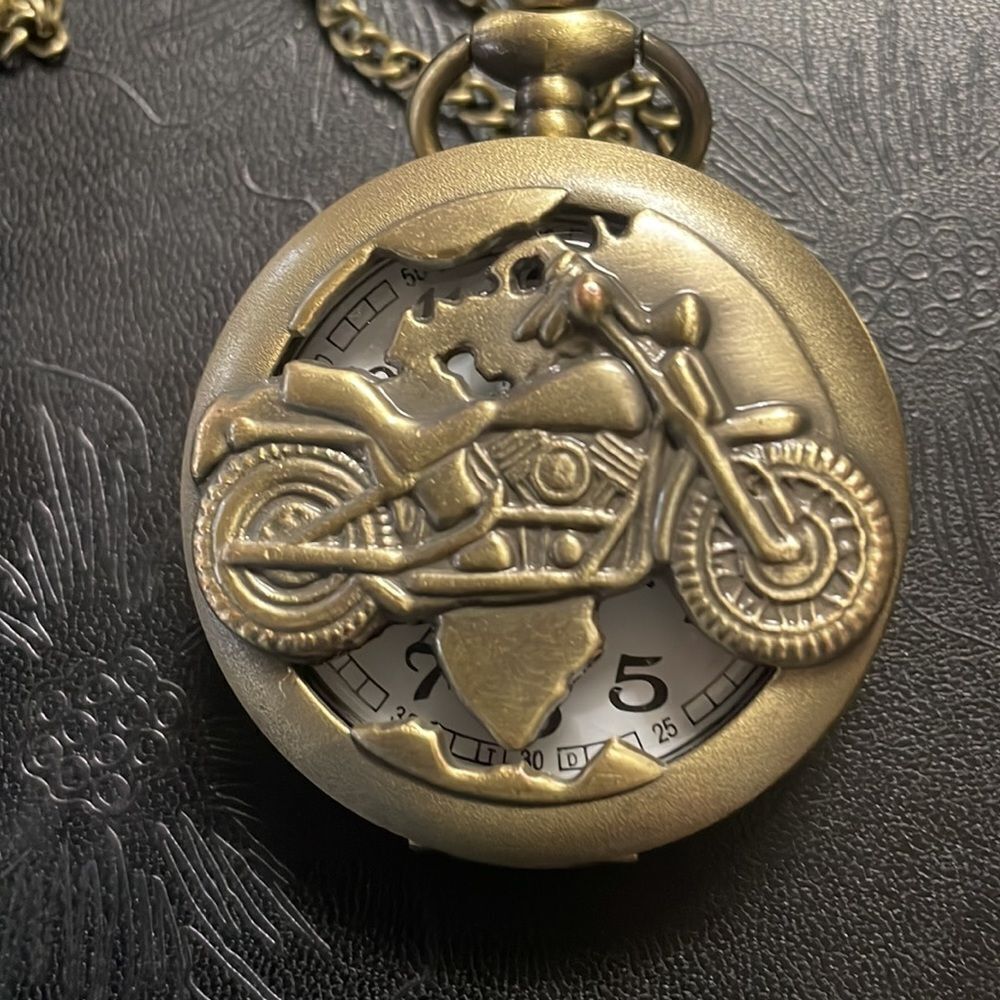 Motorcycle Design Bronze Quartz Pocket Watch - Picture 6 of 7